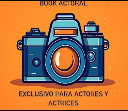 Cámara vintage sobre fondo naranja, texto sobre "book actoral" para actores y actrices.